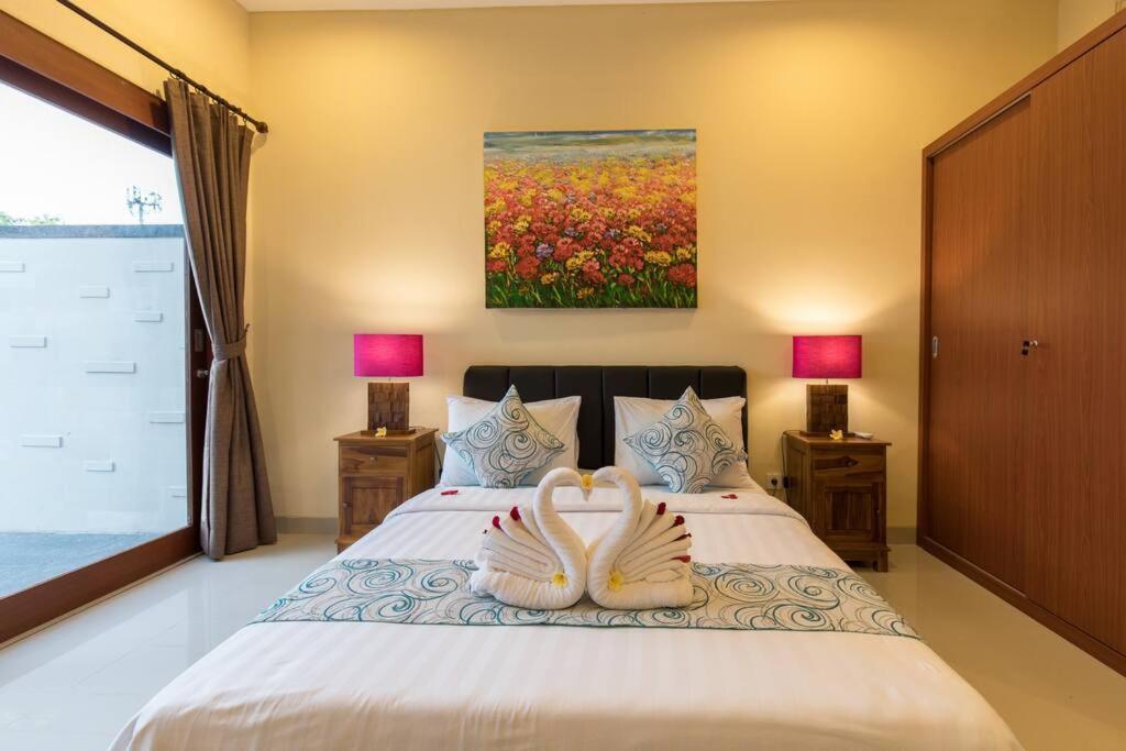 Villa Hitam Putih Legian Bali Seminyak Exteriör bild