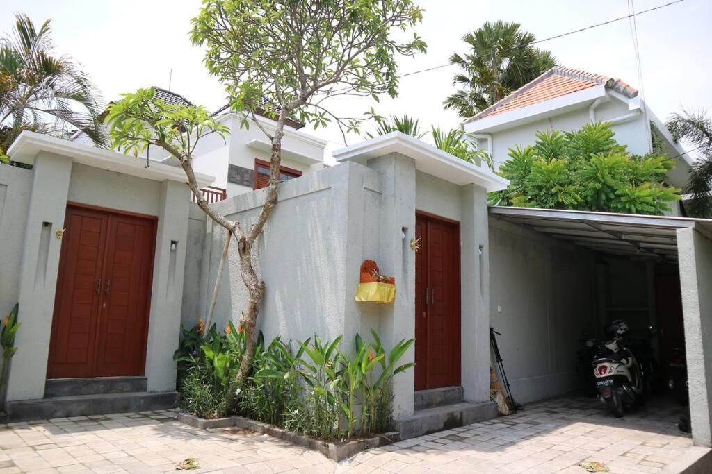 Villa Hitam Putih Legian Bali Seminyak Exteriör bild