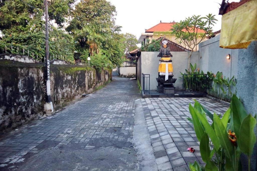 Villa Hitam Putih Legian Bali Seminyak Exteriör bild